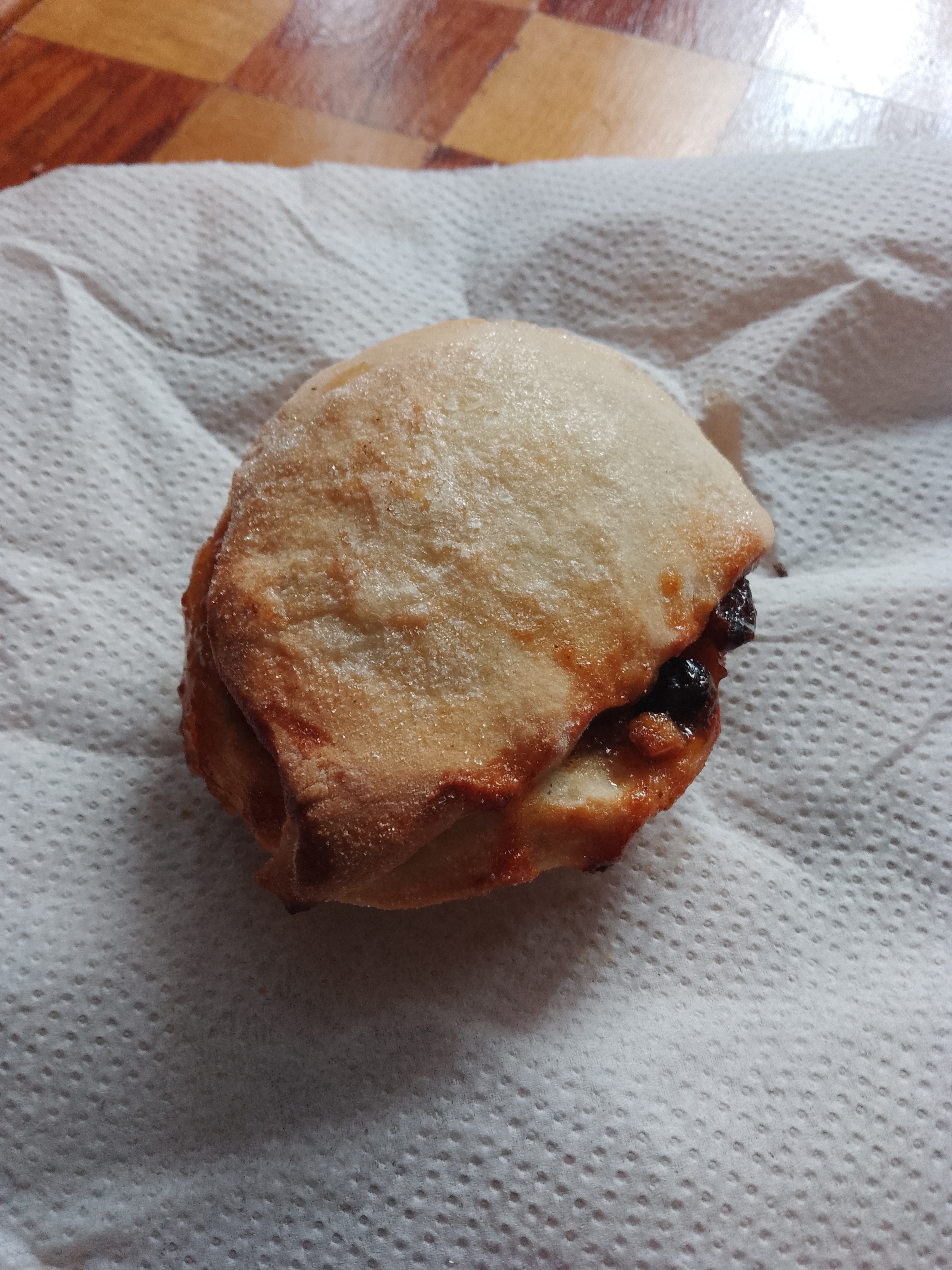 Freshly baked mince pies