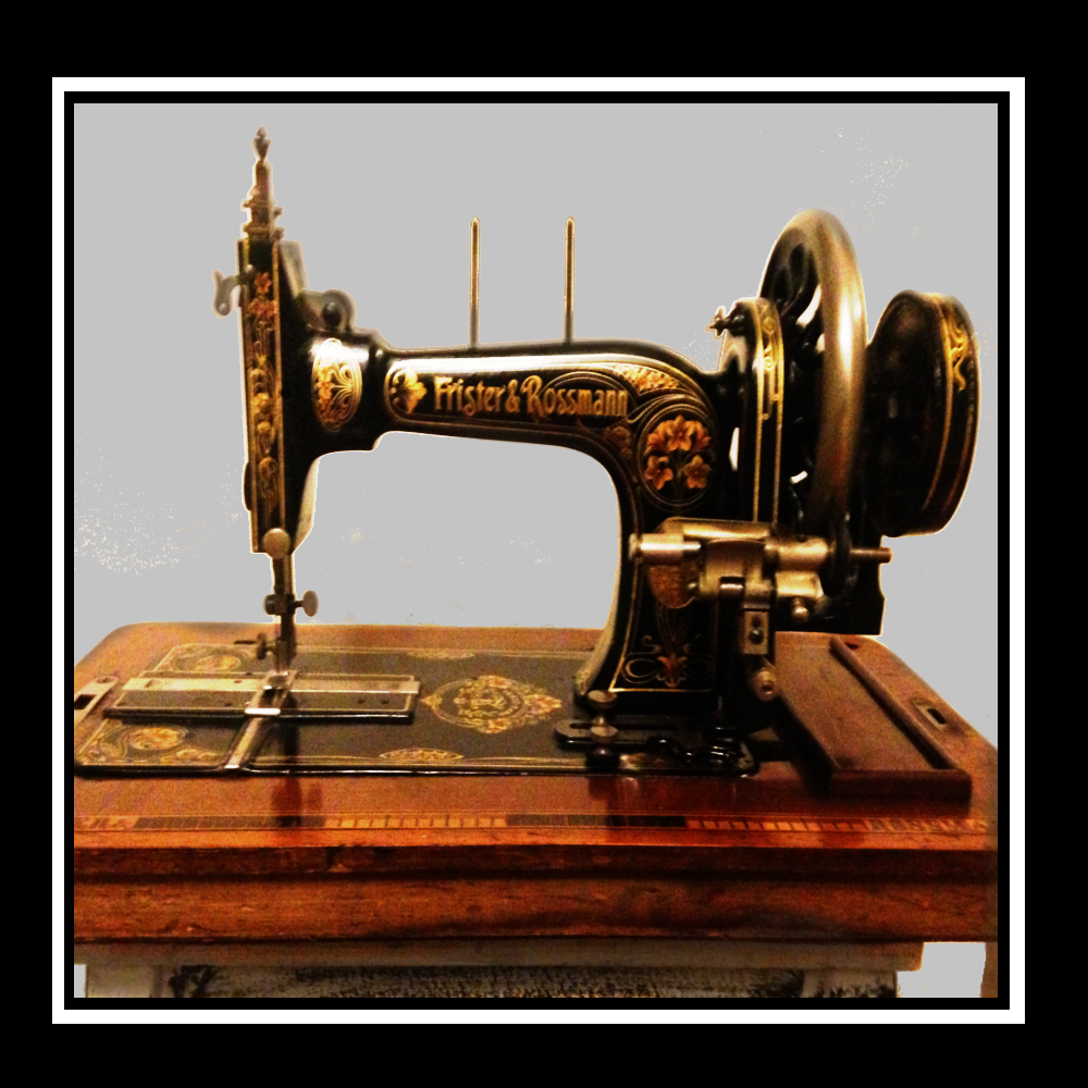 Stunning Vintage Sewing Machine probably predates the first world war and elevated the Singer to a new level of excellence. Although it is in Perfect Working Condition we believe it makes a magnificent ornament or interior designer piece.  